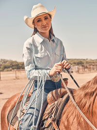 Wrangler Retro Women's L/S Western Solid Button Down in Cool Blue