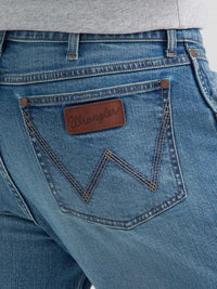 Wrangler Retro Men's Slim Fit Straight Leg Jean in Phillips