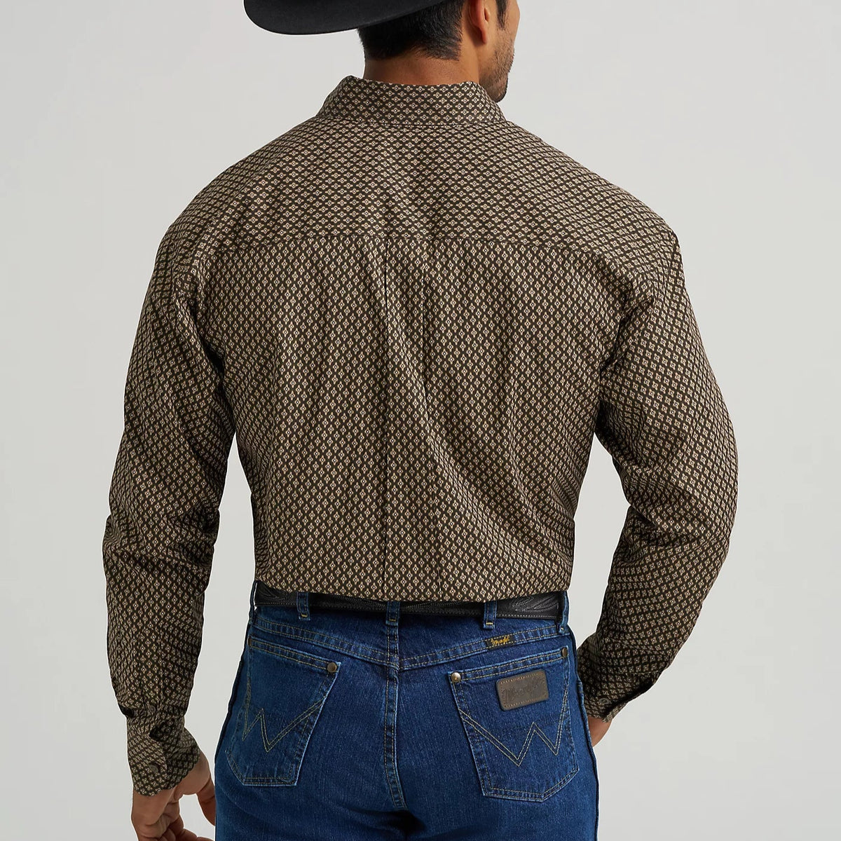 Wrangler Men's L/S George Strait Button Down Shirt in Coffee Rhombi (Available in Plus Sizes)