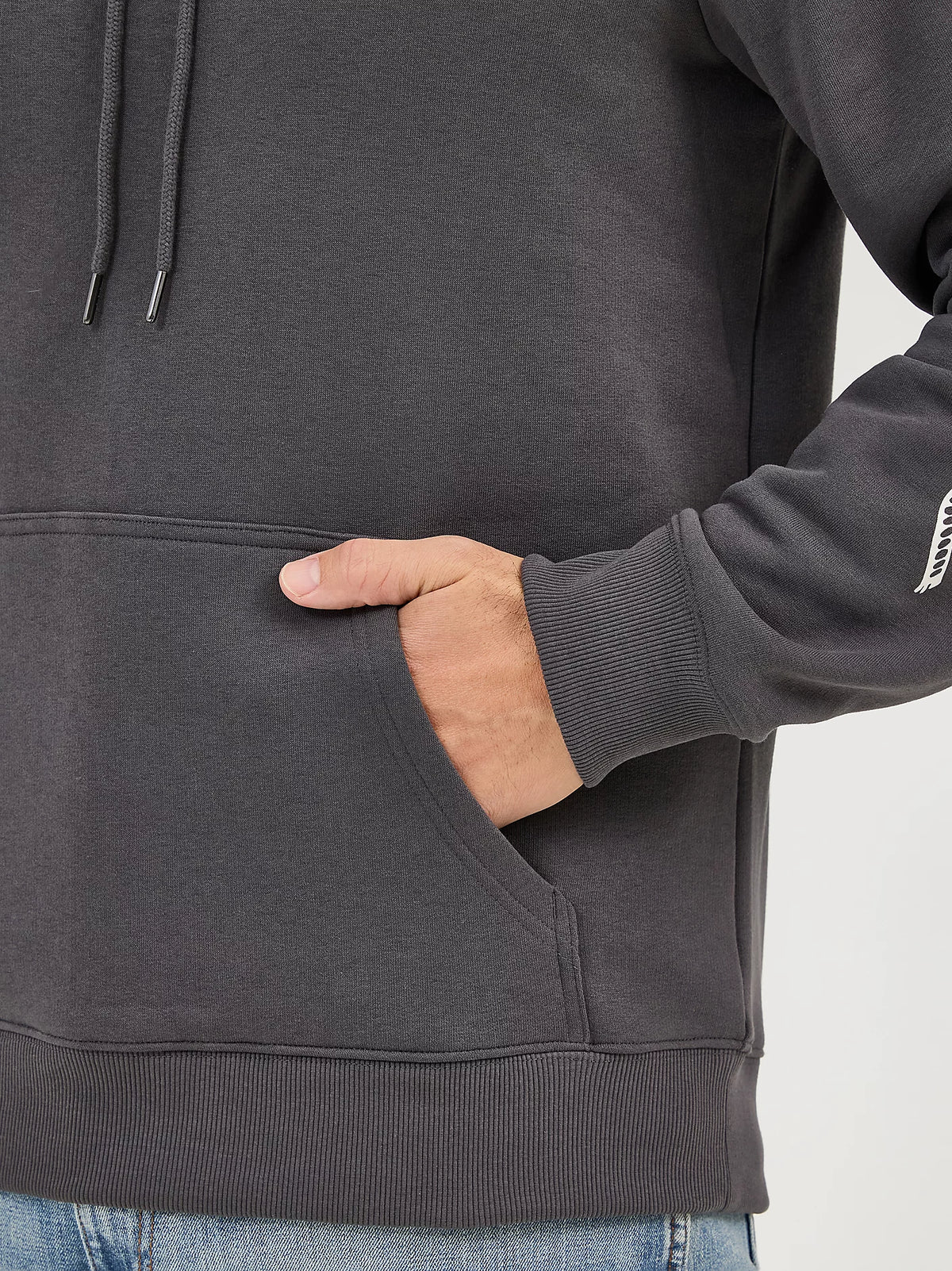 Wrangler Men's Long Live Cowboys Pullover Hoodie in Worn Grey