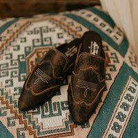 Agave Sky Women's Adaire Flat Classic Mule in Deniro Cafe