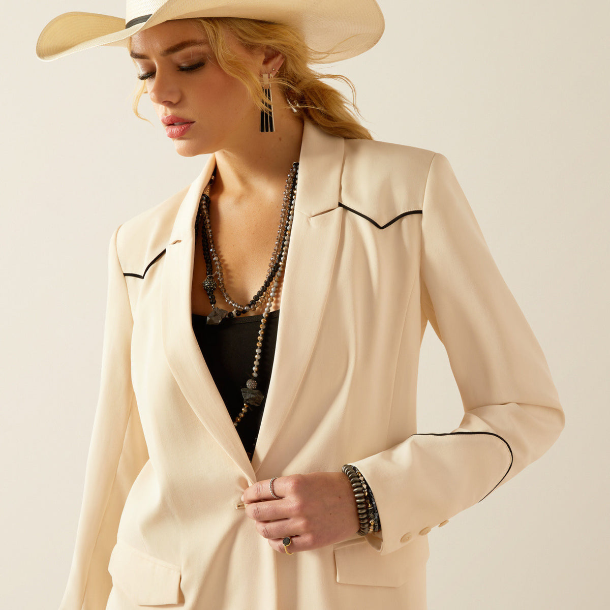 Ariat Women's Parton Blazer in Summer Sand