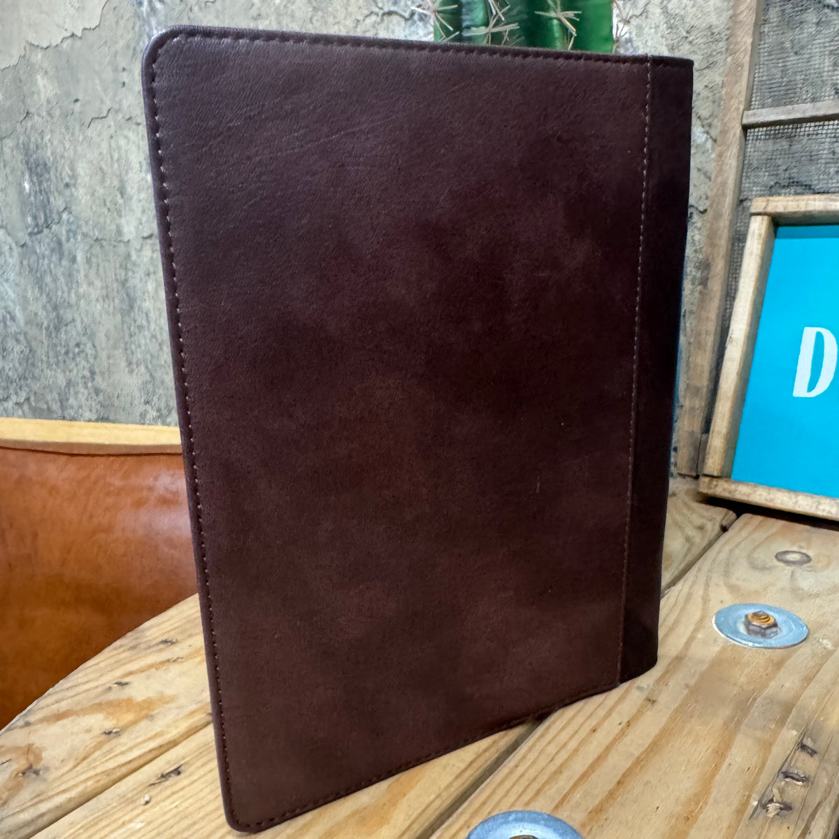 Leather Floral Embossed Diamond Cowhide Portfolio