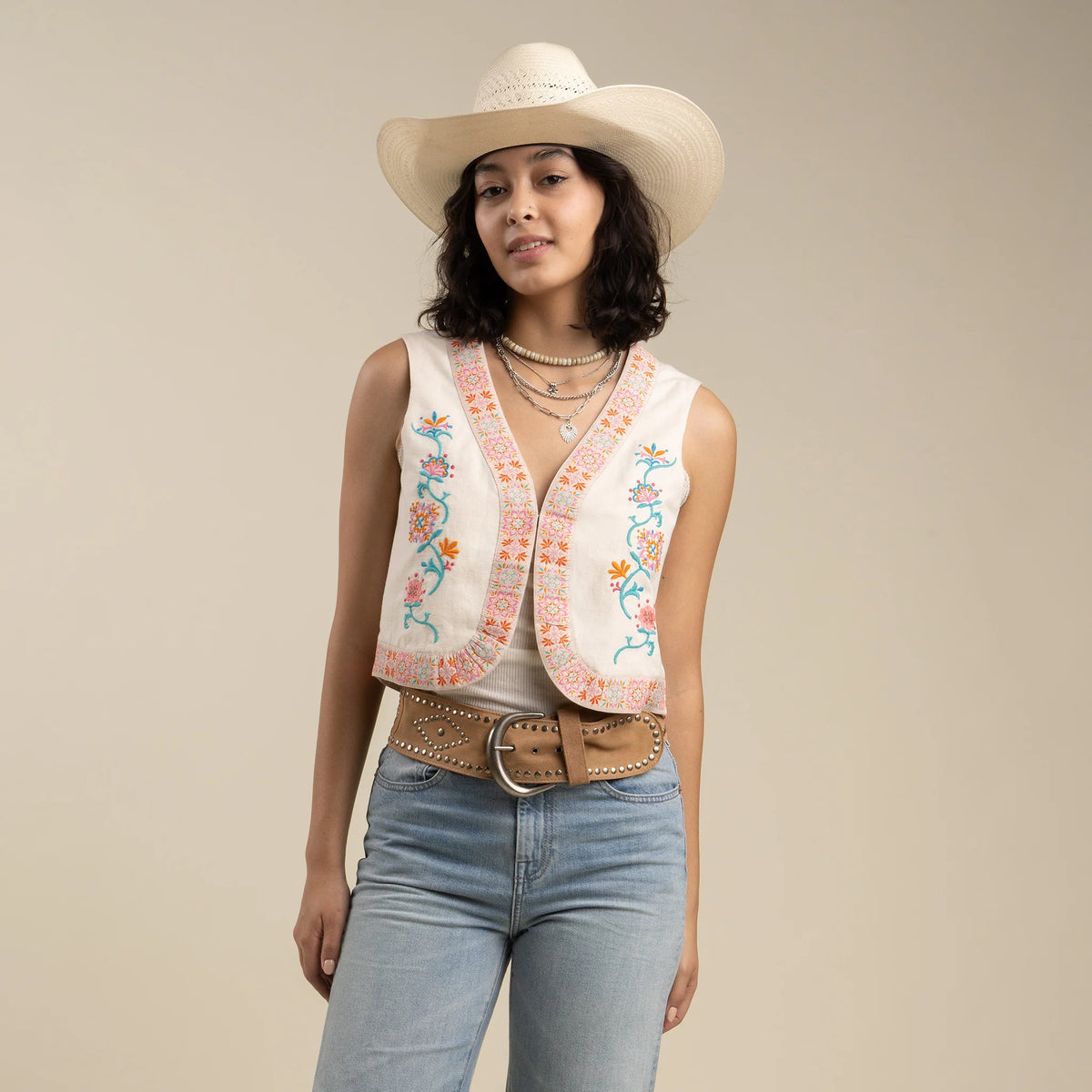 Sendero Provisions Co. Women's Frontier Fashion Vest in Vintage White