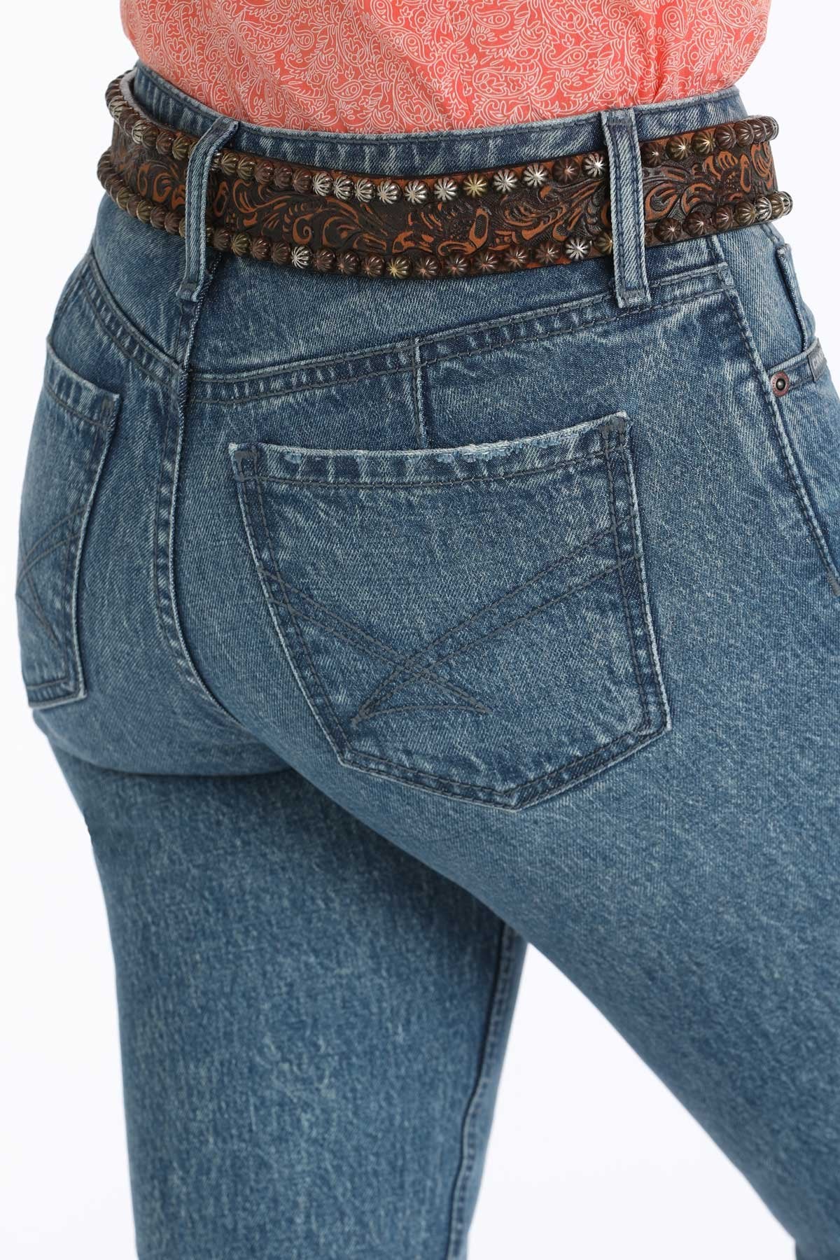 Cinch Women's Lynden Slim Trouser in Light Wash