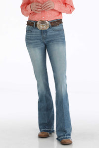 Cinch Women's Lynden Slim Trouser in Light Wash