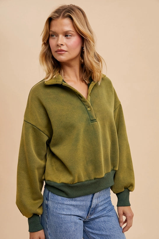 Women's Quarter Button Collared Solid Cropped Sweatshirt in Forest Green