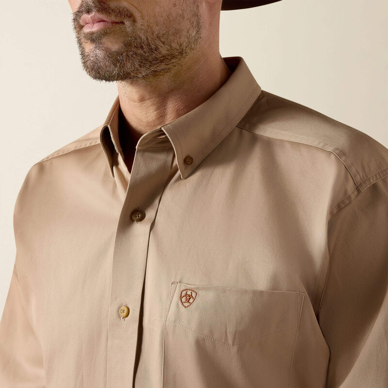 Ariat Men's Solid Twill Classic Fit Button Down Western Shirt in Khaki