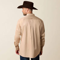 Ariat Men's Solid Twill Classic Fit Button Down Western Shirt in Khaki