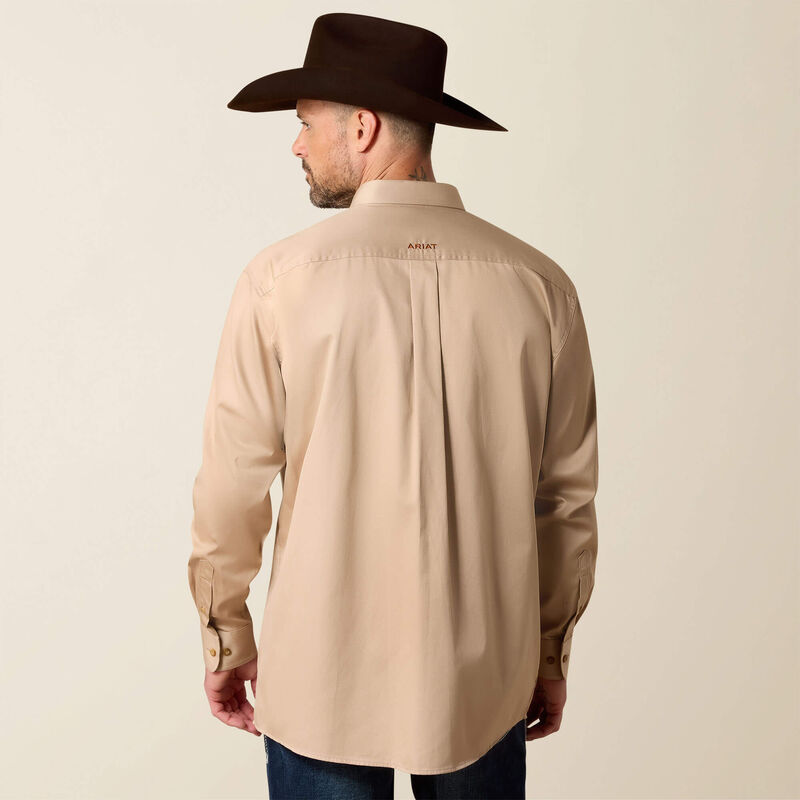 Ariat Men's Solid Twill Classic Fit Button Down Western Shirt in Khaki