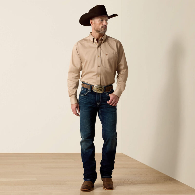 Ariat Men's Solid Twill Classic Fit Button Down Western Shirt in Khaki