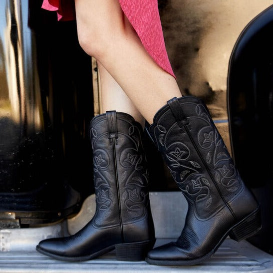 Ariat Women's Heritage R Toe Western Boot in Black