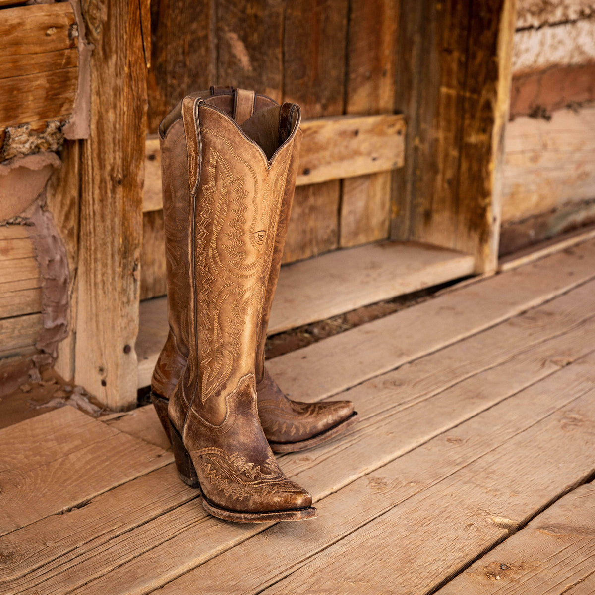 Ariat Women's Casanova Western Boot in Naturally Distressed Brown
