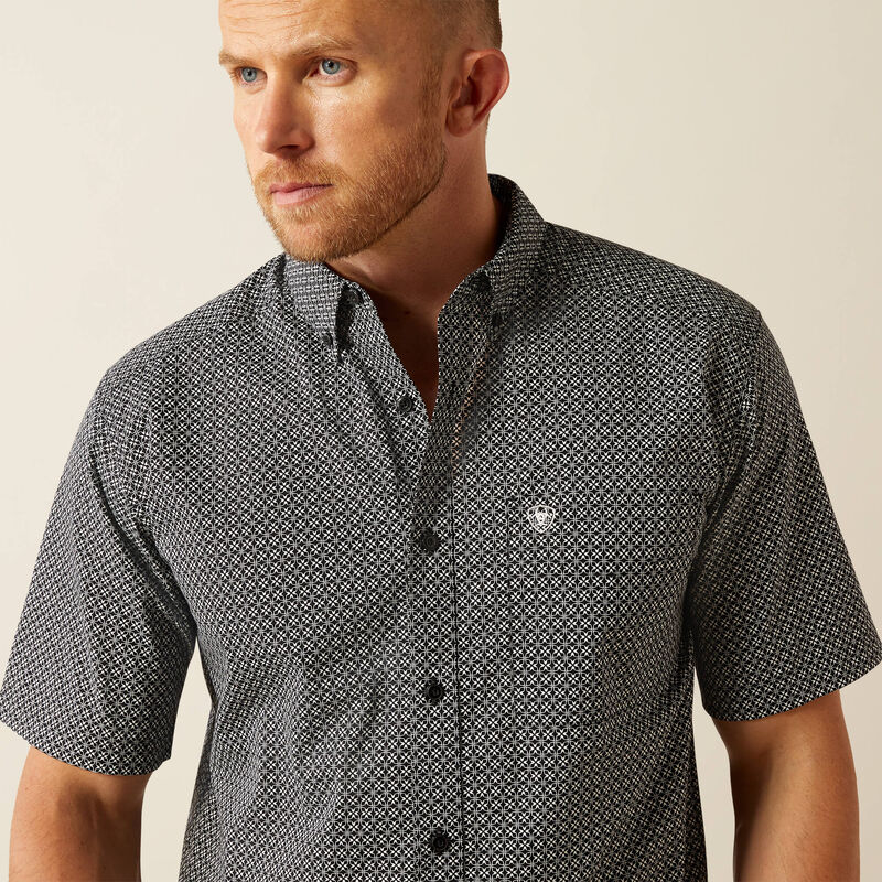 Ariat Men's S/S Geometric Gene Classic Fit Western Button Down Shirt in Black