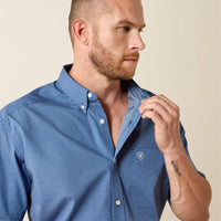 Ariat Men's S/S Wrinkle Free Case Classic Fit Western Button Down Shirt in Ensign Blue