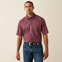 Ariat Men's S/S Pippin Classic Fit Shirt Western Button Down Shirt in Maroon Banner Geo Print