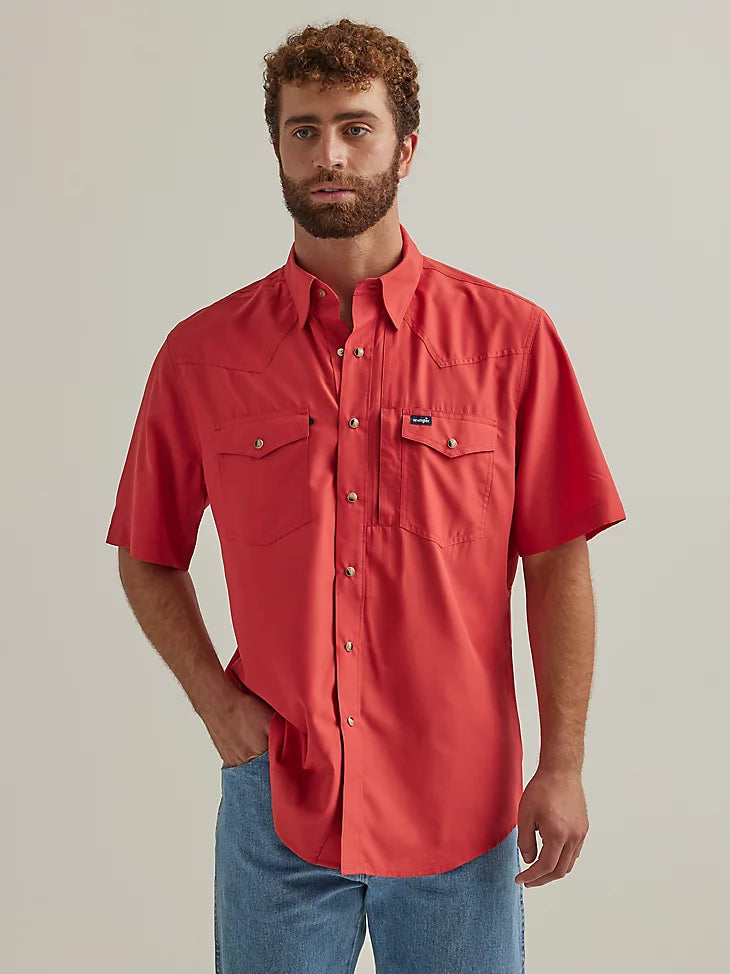 Wrangler Men's Performance Short Sleeve Solid Snap Shirt in Red