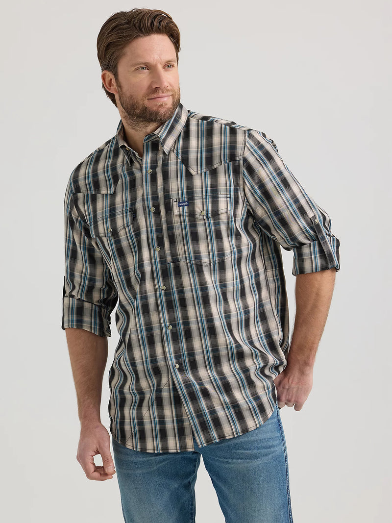 Wrangler Men's L/S Plaid Performance Western Snap Shirt in Tan & Black