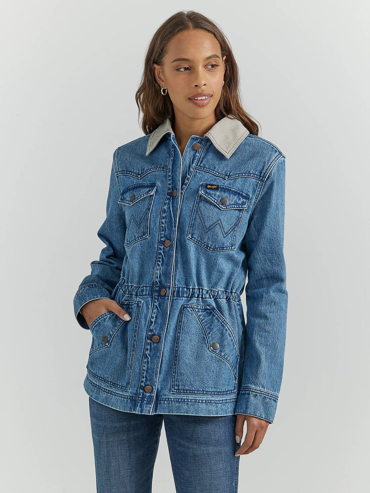 Wrangler Retro Women's Unlined Canvas Collar Denim Barn Jacket in Medium Wash