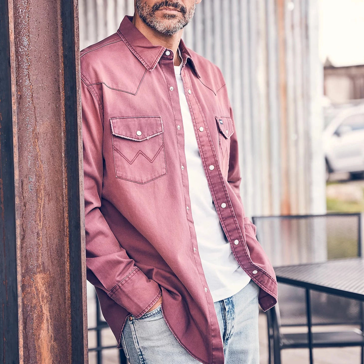 Wrangler Men's L/S Vintage Inspired Western Snap Work Shirt in Burgundy
