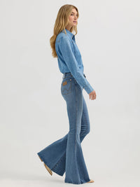 Wrangler x Lainey Wilson Daydream Bell Bottoms in Daydream Wash