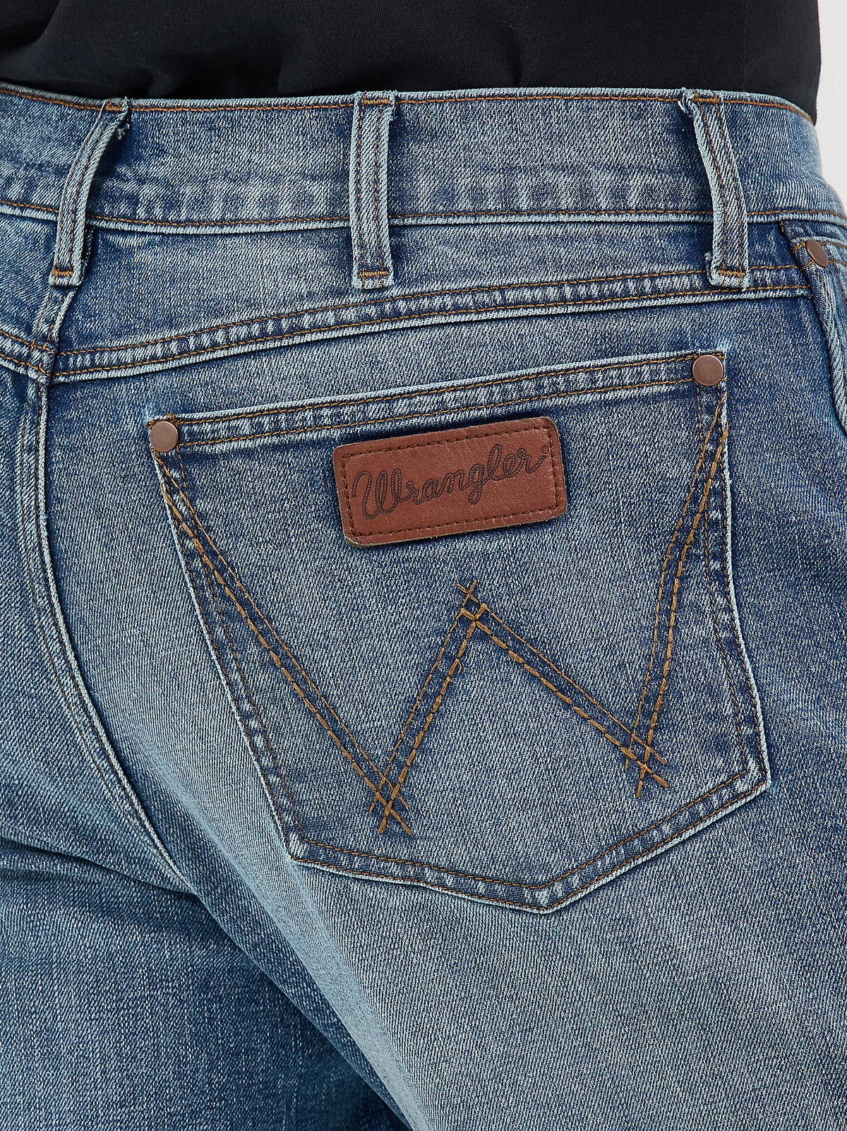 Wrangler Retro Men's Relaxed Bootcut Jean in Harris