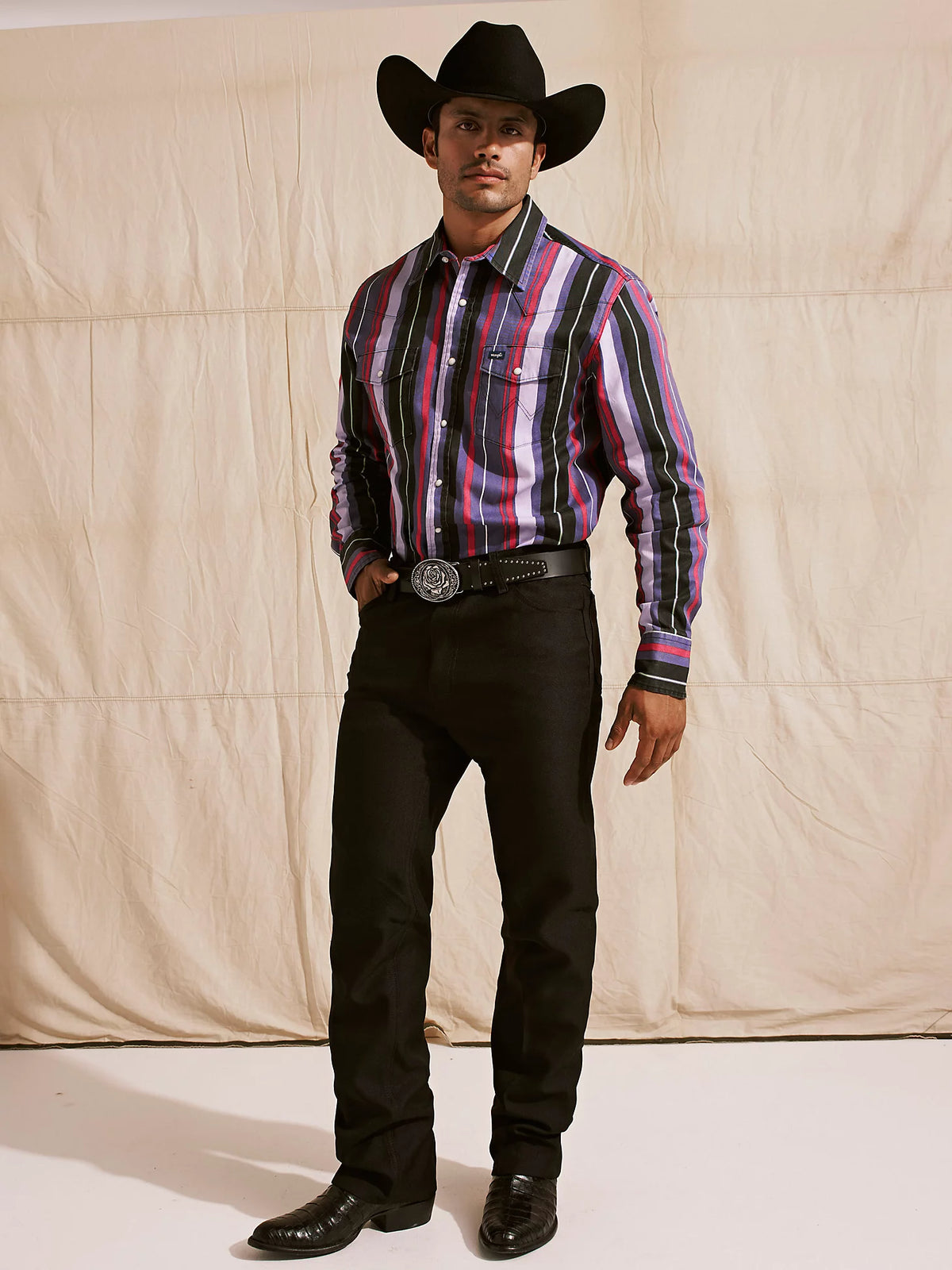 Wrangler Men's L/S Vintage Inspired Brushpopper Western Snap Work Shirt in Violet Stripe