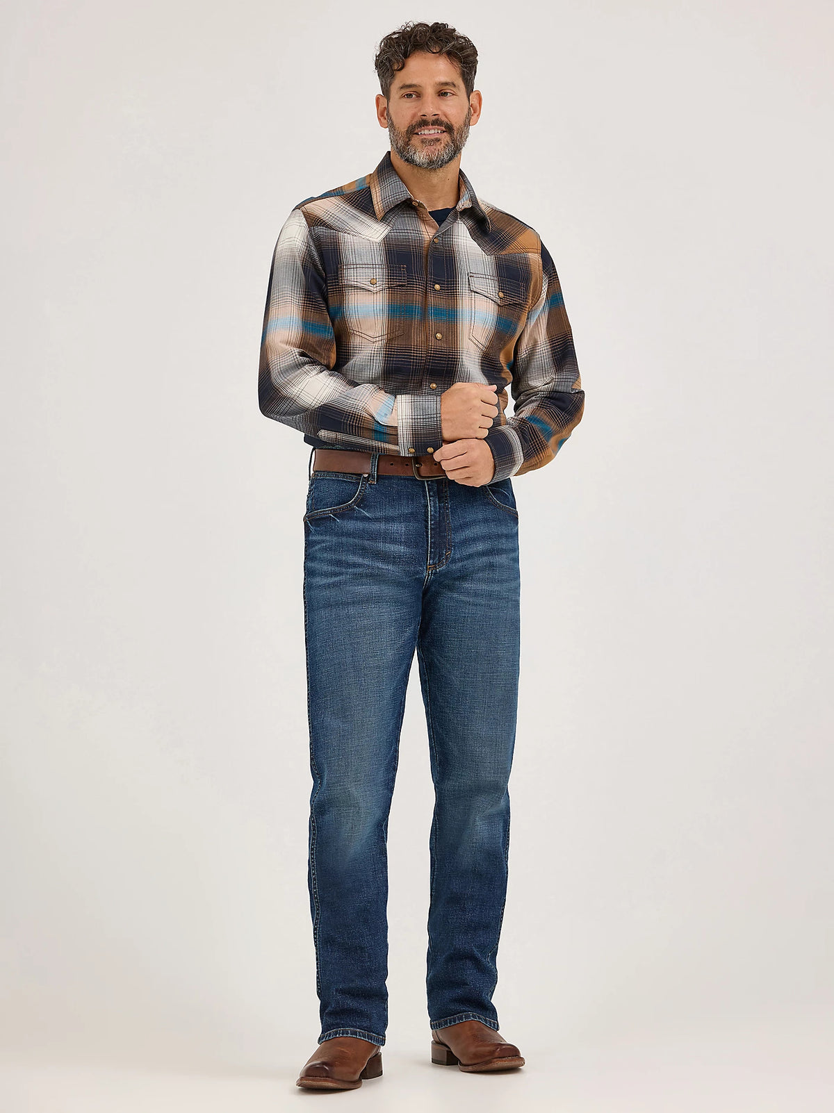 Wrangler Retro Men's Slim Fit Straight Leg Jean in Jasper