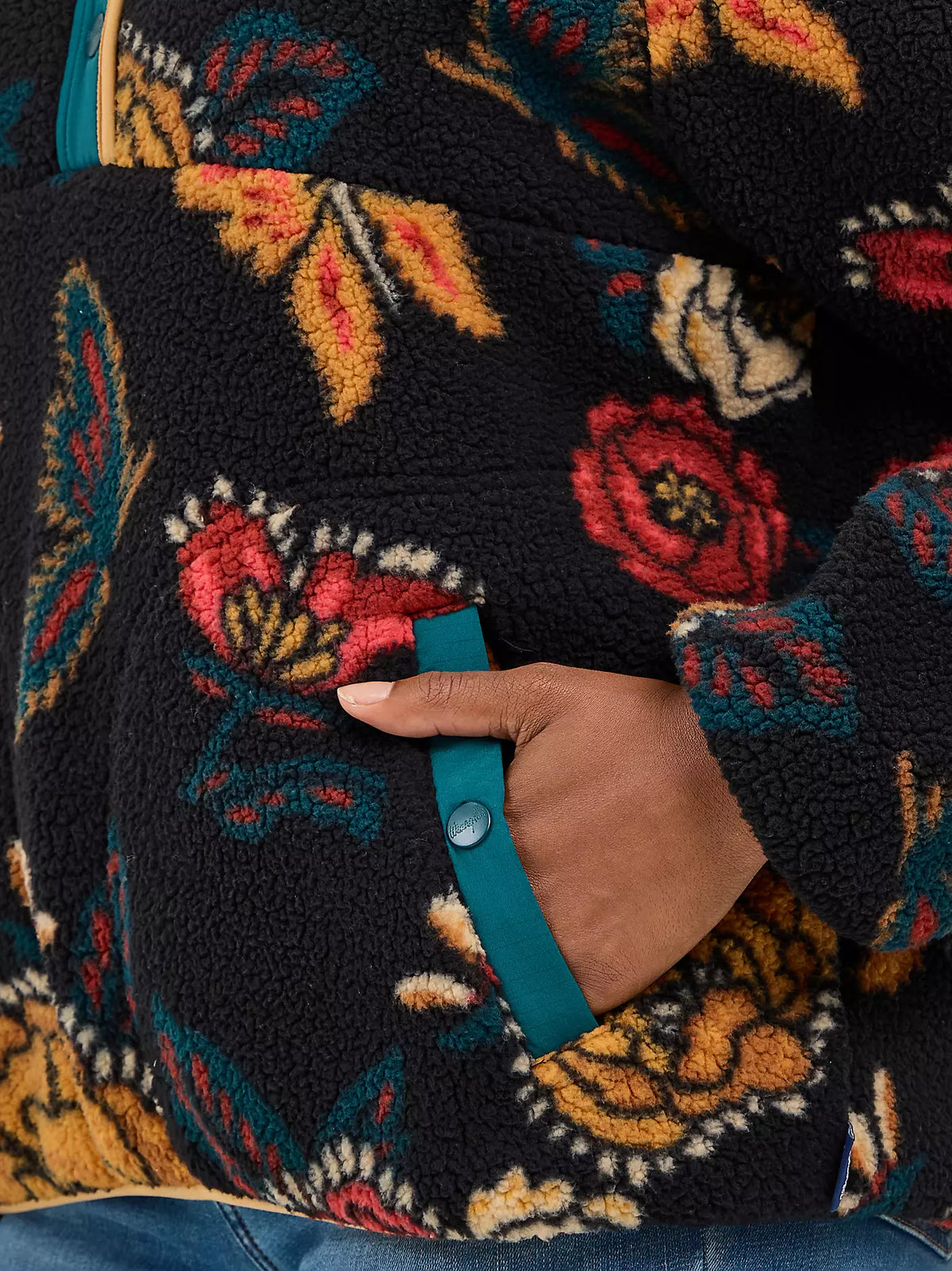 Wrangler Retro Women's Half Snap Sherpa Pullover in Butterfly Black