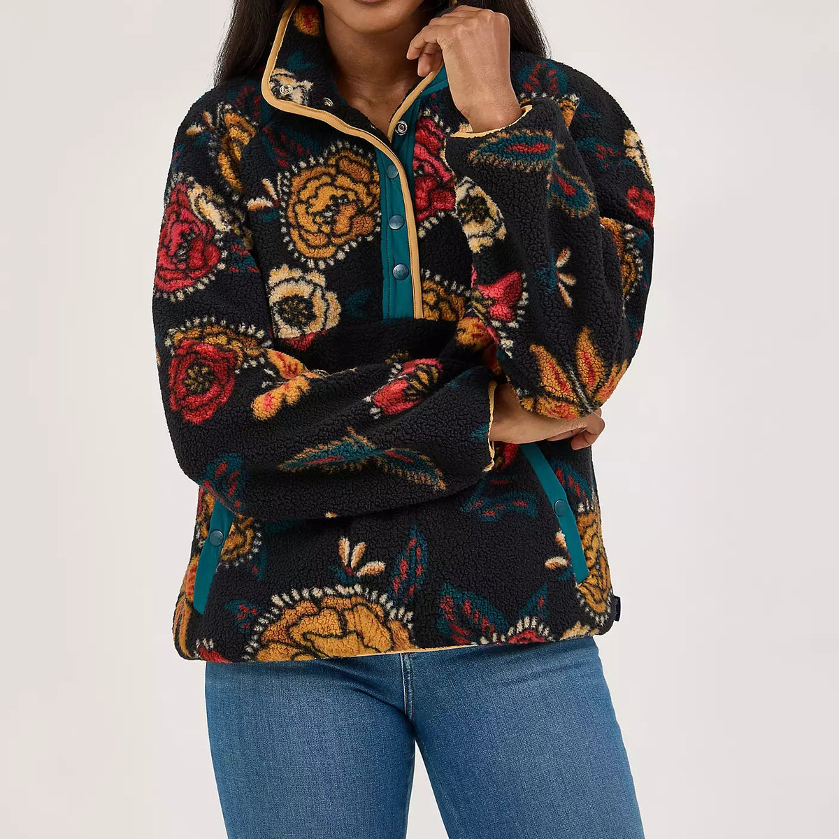 Wrangler Retro Women's Half Snap Sherpa Pullover in Butterfly Black