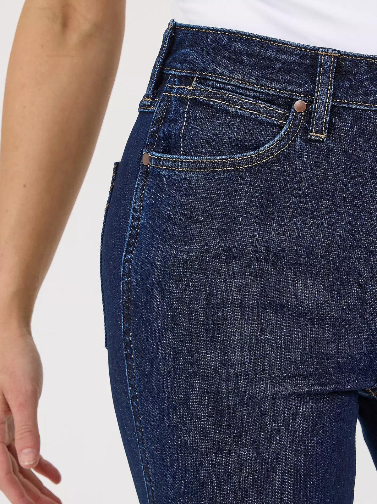 Wrangler Retro Women's Bailey High Rise Trouser in Vanessa