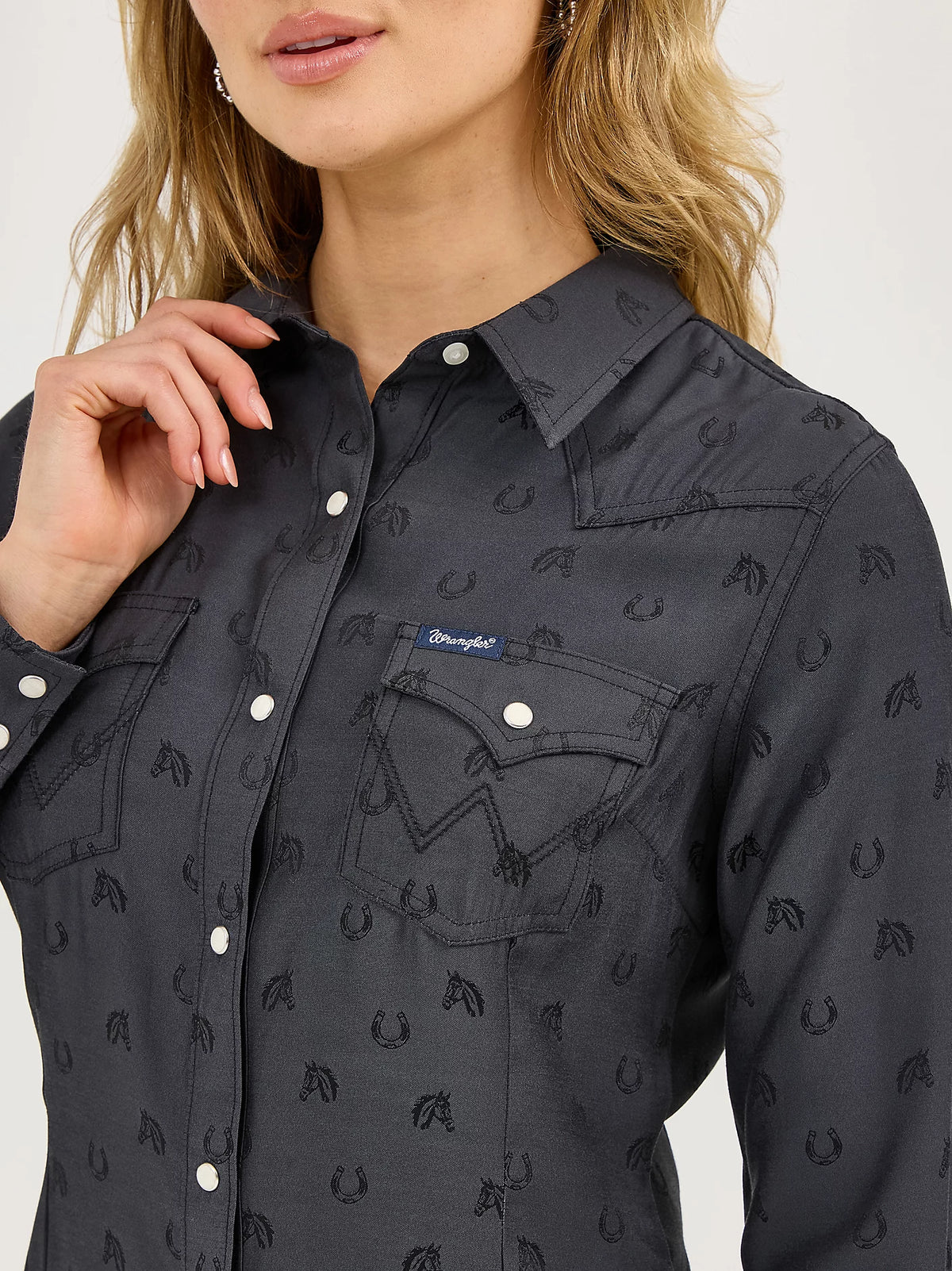 Wrangler Retro Women's L/S All Occasion Western Snap Shirt in Subtle Black Horses