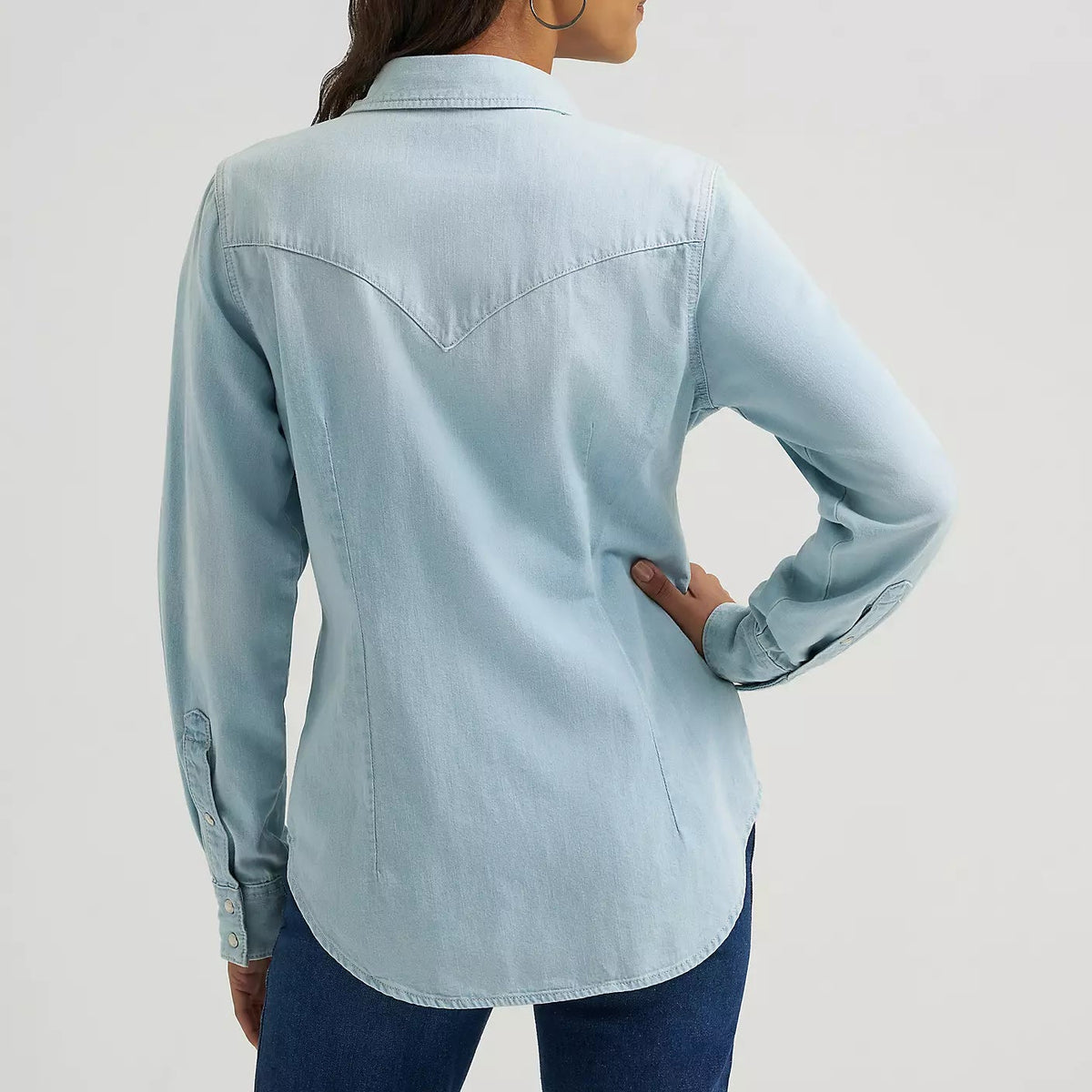 Wrangler Retro Women's Vintage Fit Denim Western Snap Shirt in Bleached Denim