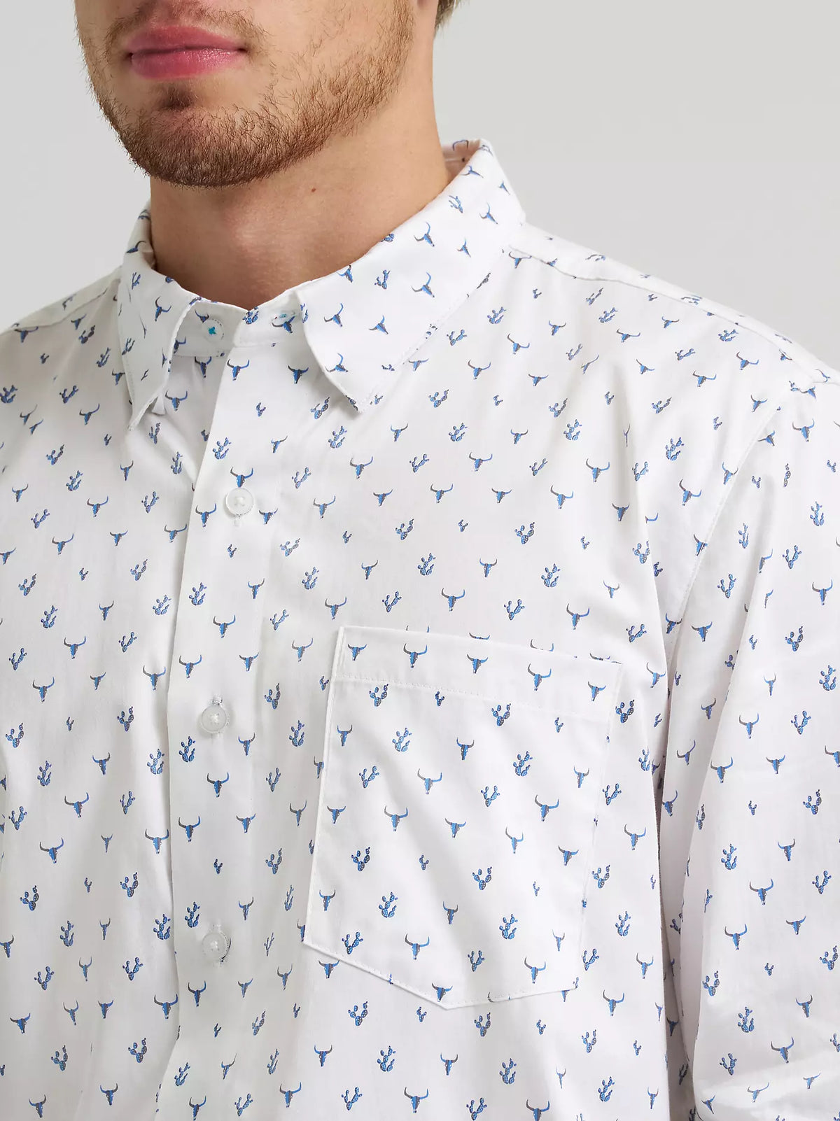 Wrangler Men's L/S Cody Johnson One Pocket Button Down Shirt in Blue Steerhead