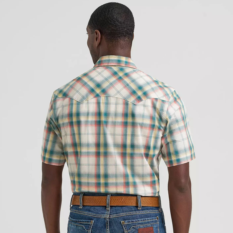 Wrangler Retro Men's S/S Sawtooth Pocket Plaid Western Snap Shirt in Grass