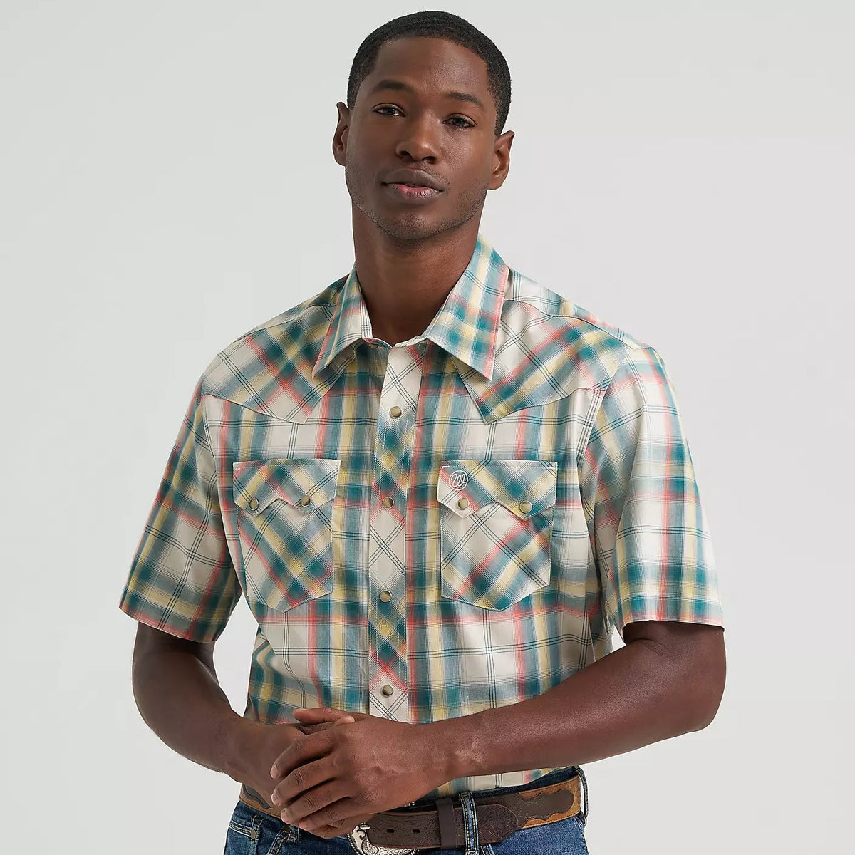 Wrangler Retro Men's S/S Sawtooth Pocket Plaid Western Snap Shirt in Grass