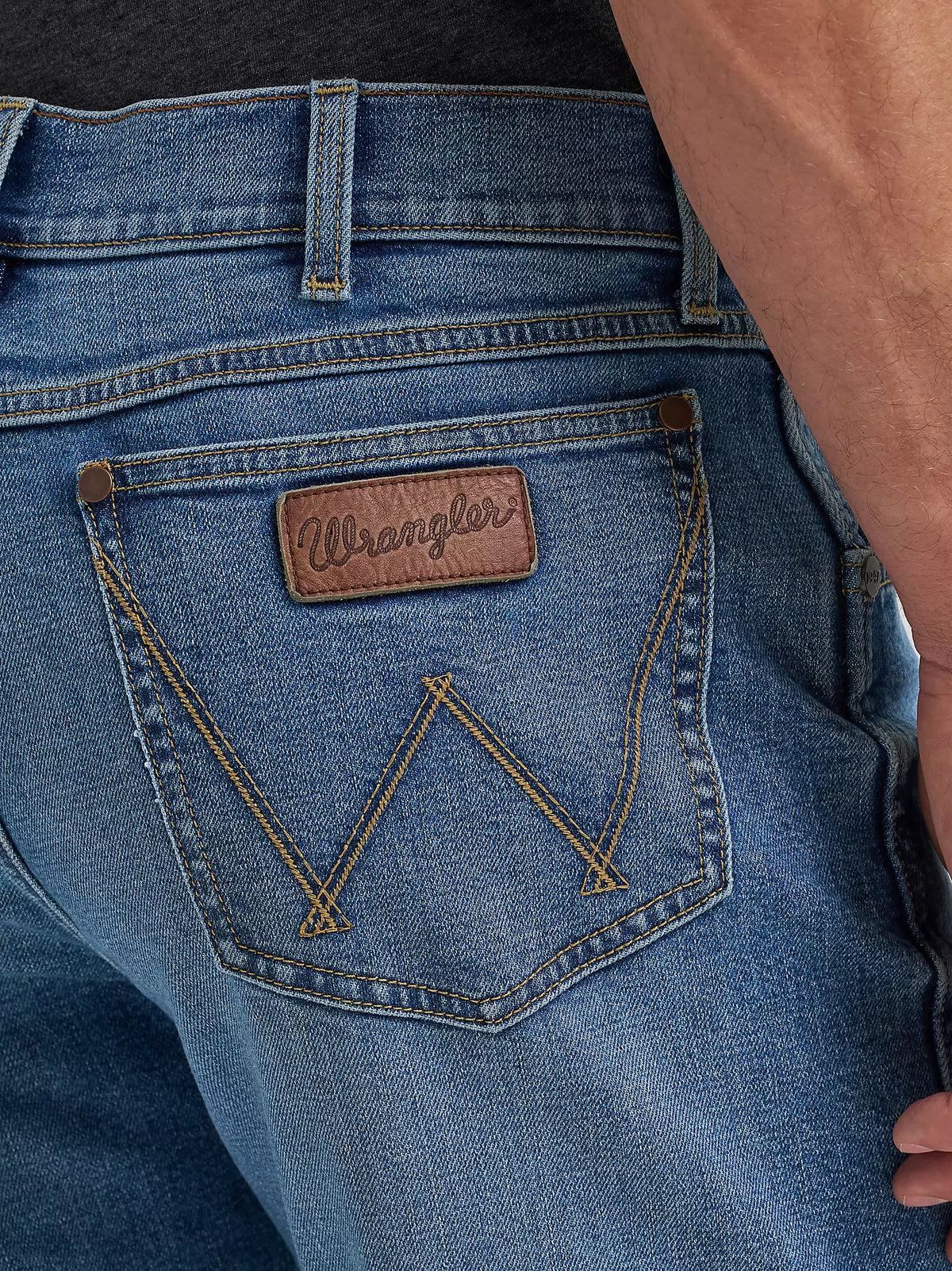 Wrangler Retro Men's Relaxed Bootcut Jean in Evan