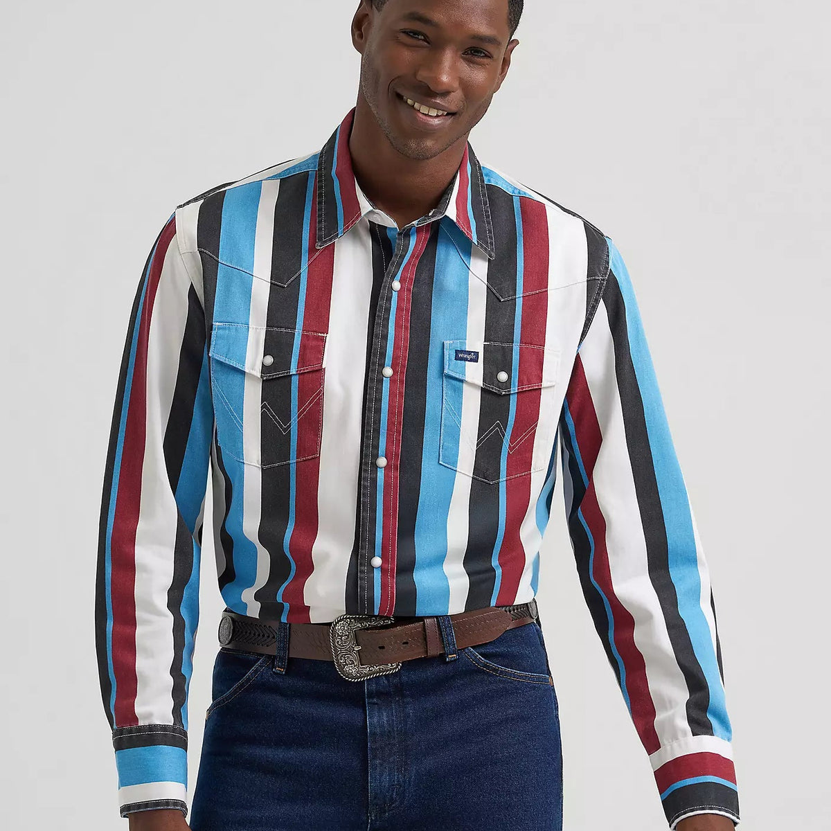 Wrangler Men's L/S Vintage Inspired Brushpopper Western Snap Work Shirt in Blue Raspberry