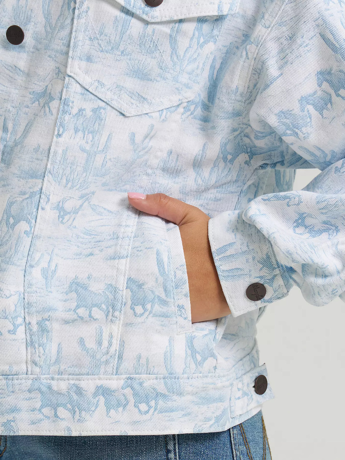 Wrangler Retro Women's Relaxed Fit Country Toile Denim Jacket in White