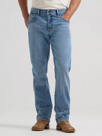 Wrangler Retro Men's Slim Fit Straight Leg Jean in Davey
