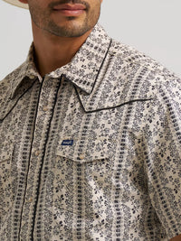 Wrangler Men's S/S Vintage-Inspired Sculpted Piped Printed Snap Shirt in Ecru Black/White