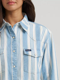 Wrangler Women's Retro L/S Brushpopper Boyfriend Western Snap Shirt in Pale Blue