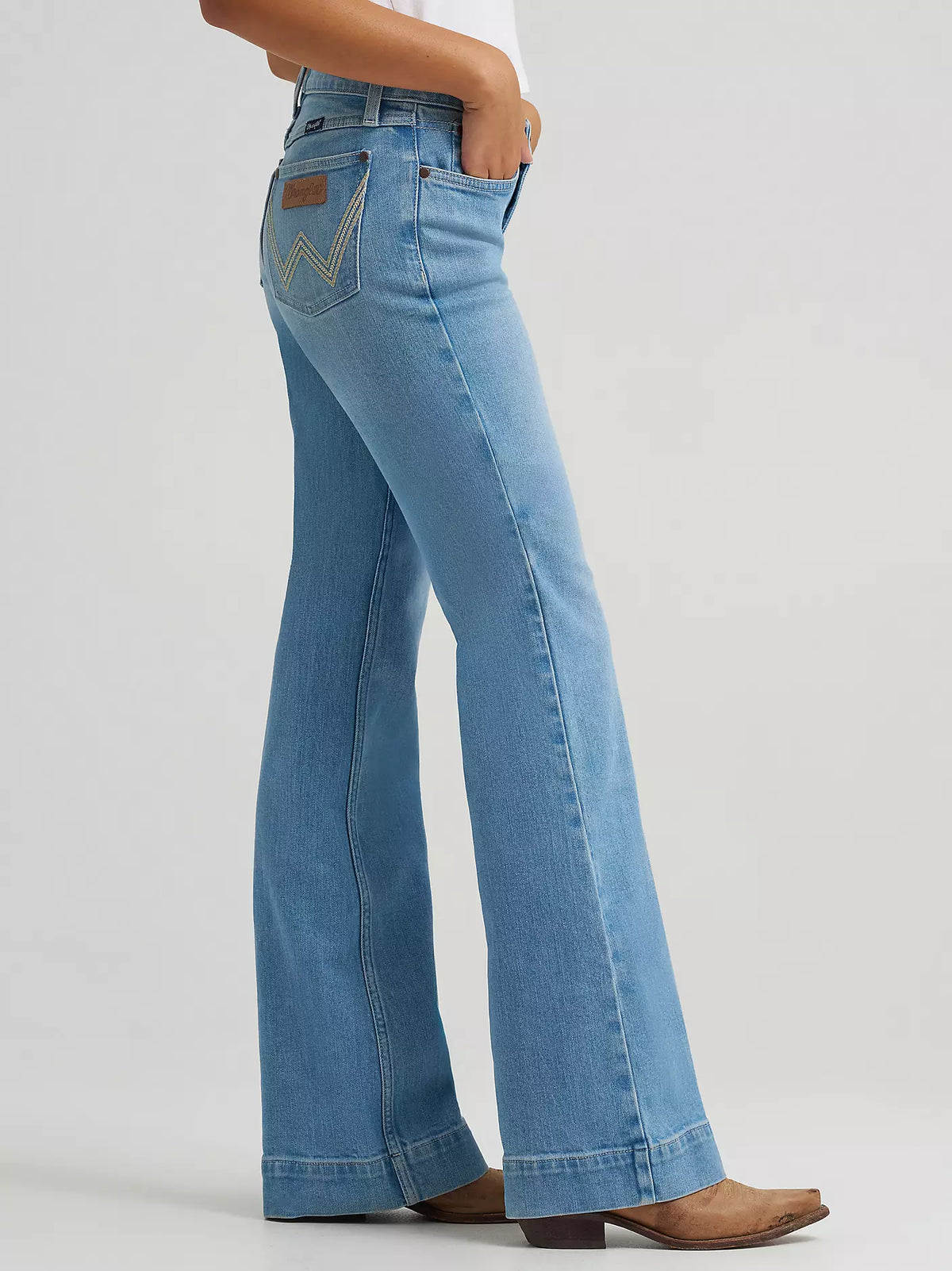 Wrangler Retro Women's Mae Trouser Jean in Bridget