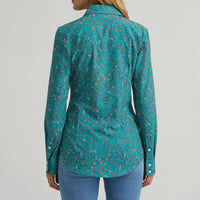 Wrangler Women's L/S Aria Performance Button Up Shirt in Green