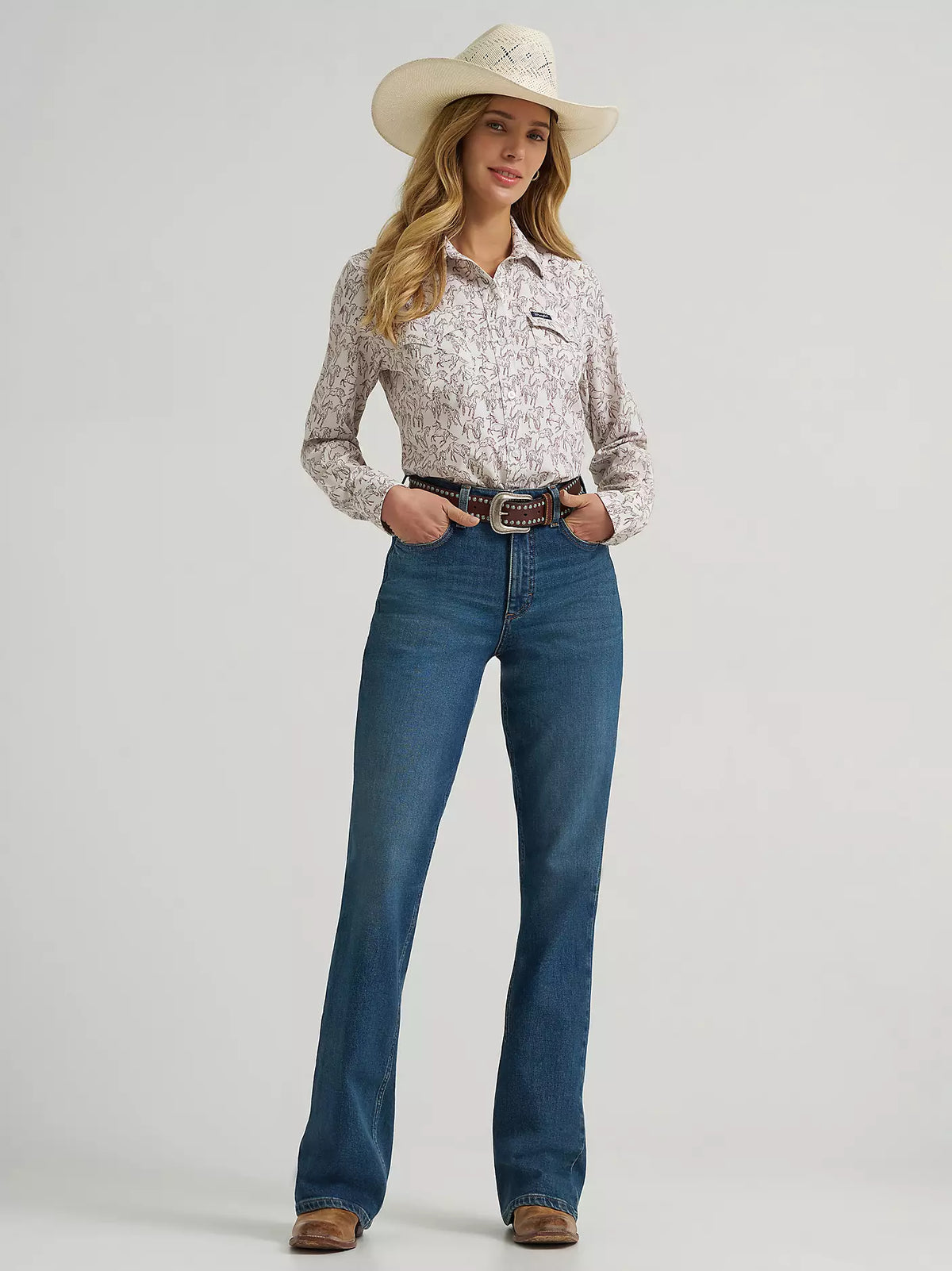 Wrangler Women's L/S Aria Performance Button Up Shirt in White Horse Print