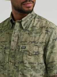 Wrangler All Terrain Gear Men's S/S Print Performance Snap Shirt in Olivine Green