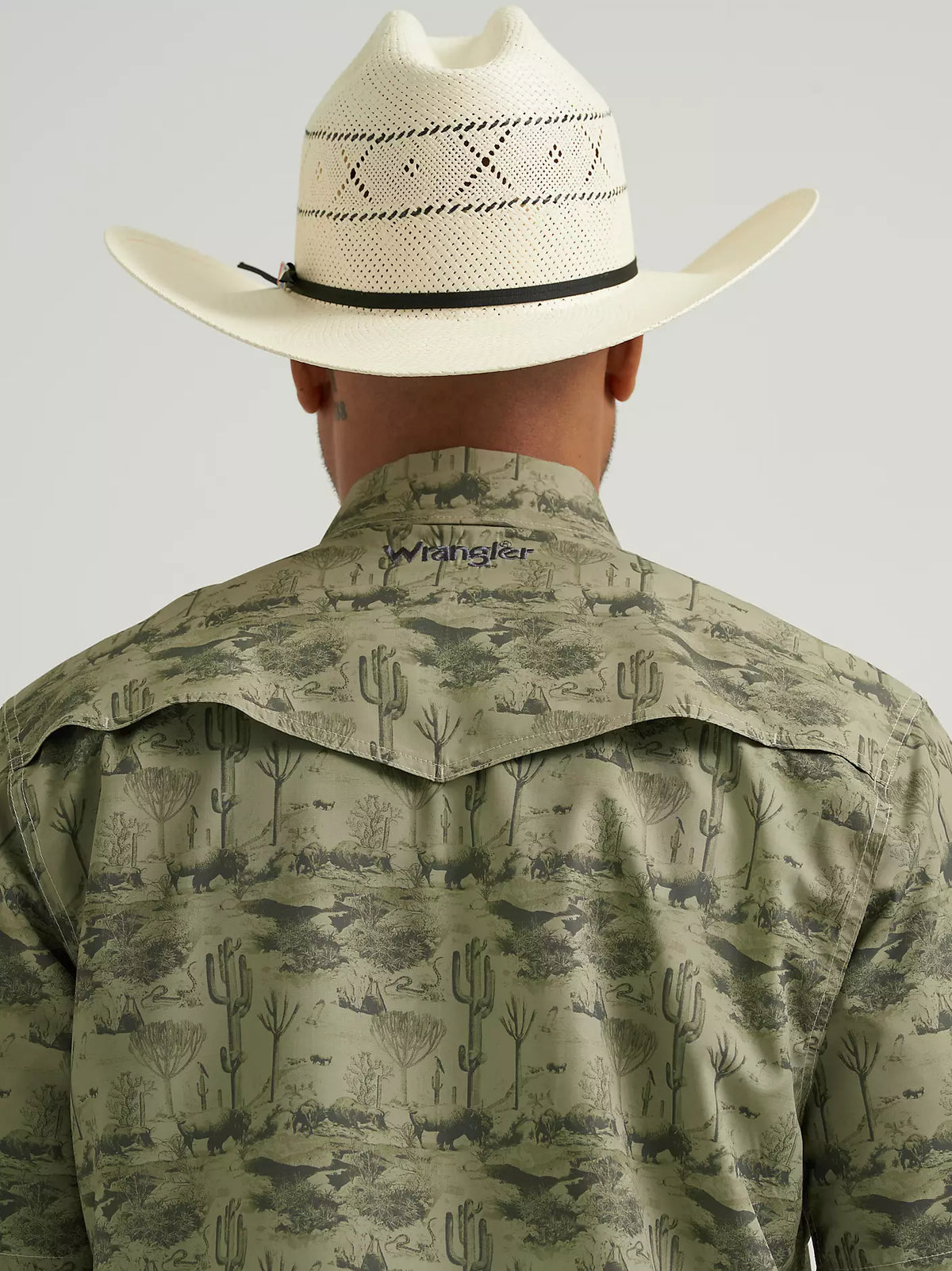 Wrangler All Terrain Gear Men's S/S Print Performance Snap Shirt in Olivine Green