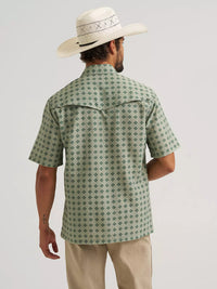 Wrangler All Terrain Gear Men's S/S Clean Snap Shirt in Foulard Tea