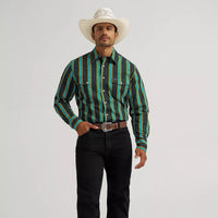 Wrangler Men's L/S Vintage Inspired Brushpopper Western Snap Work Shirt in Teal Pop