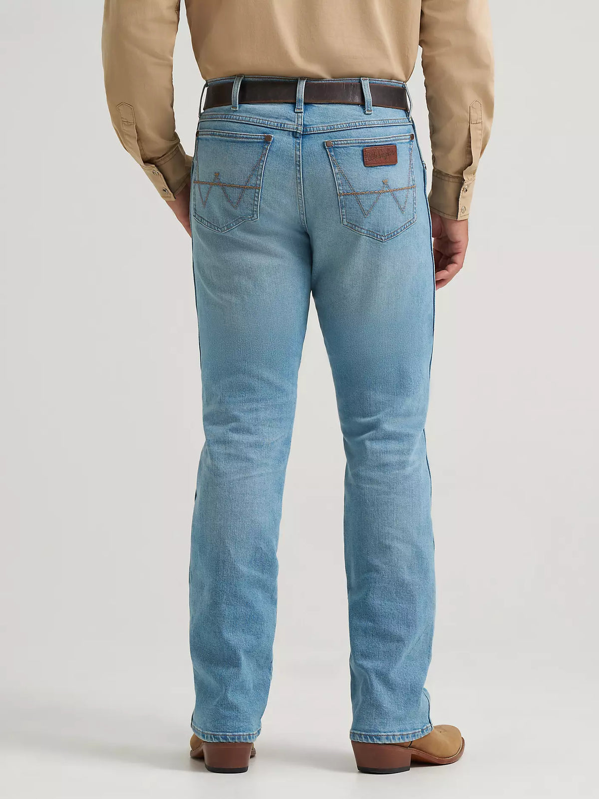 Wrangler Retro Men's Relaxed Bootcut Jean in Fallon